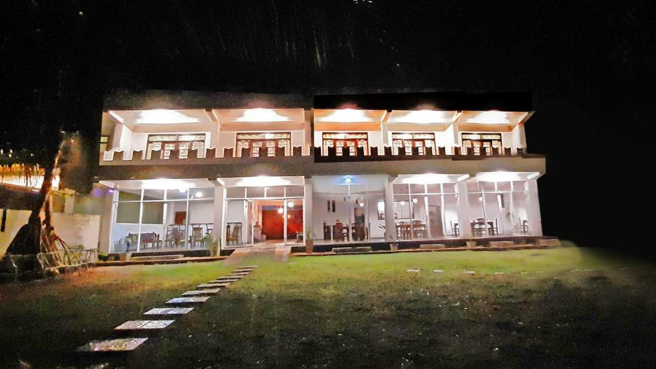 Akurala Beach Boutique Resort Exterior foto